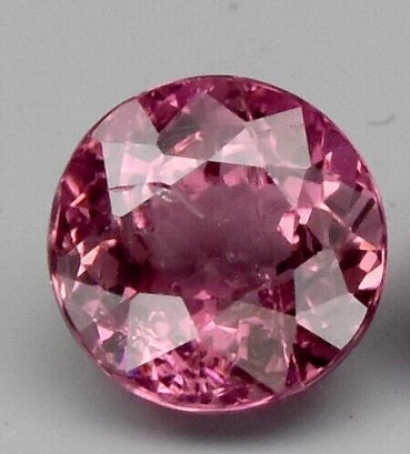 Natuurlijk Spinel Cushion Kleur Paars 1,35 ct. · 100556-Toermalijn-Roze-0,49-ct-SI1-Mozambique,-Afrika.jpg