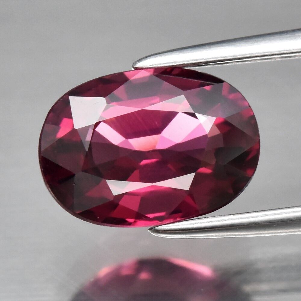 Natuurlijk Rhodoliet Granaat Ovaal Kleur Paarsachtig roze 2,07 ct.