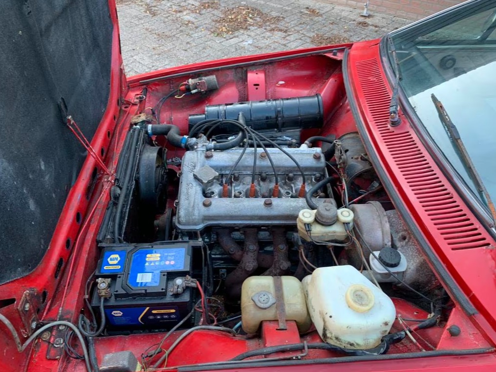 alfa-romeo-gt-1976-rood